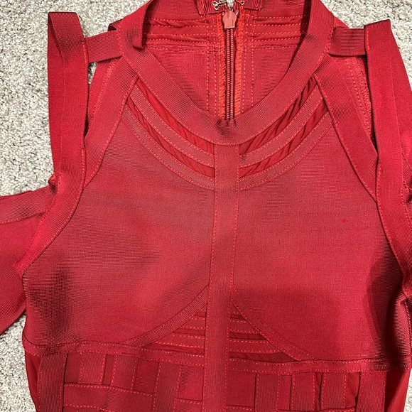 Stunning Body Con Dress in Red with sheer side panels. - Picture 2 of 3